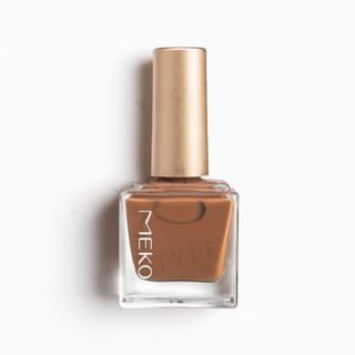 Laca de uñas MEKO Play en el dedo - Open Sesame, 10 ml