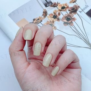Laca de uñas natural a base acuosa Alloya, 180 Crema Victoria, 10ml