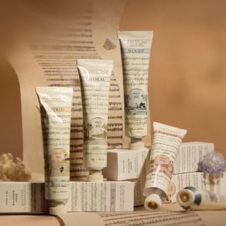Crema para manos Roopy Serie Musical Fougere Aceite esencial de planta - 5 Fragancias (Amanecer Cítrico, Brisa de Té, Bosque Resplandeciente)