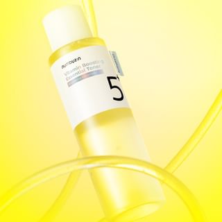 Toner Essentiel Boostant la Vitamine numbuzin No.5+