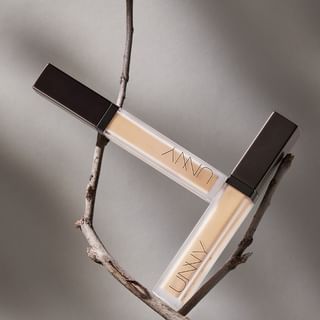 Corrector de maquillaje mate UNNY CLUB para piel grasa, tono claro (F1#), 6g