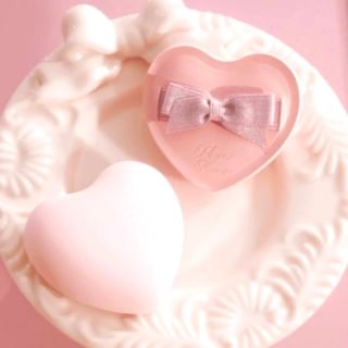 Flower Knows Heart Shaped Marshmallow Powder Puff
