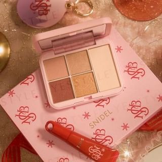 Set de maquillaje de la colección navideña de Snidel Beauty