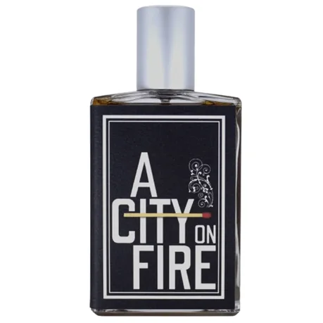 Una Ciudad en Fuego - Novela Gráfica