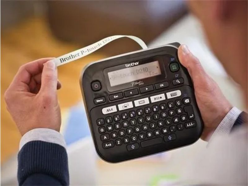 Brother PT-D210VP Label Maker