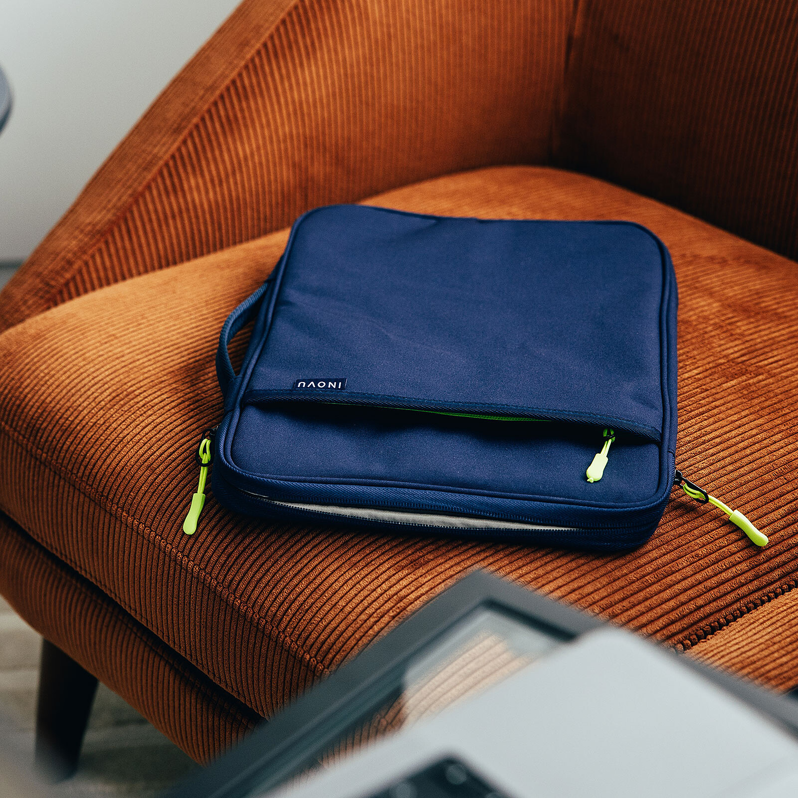 INOVU Loop Move 14" Laptop Sleeve (Navy)